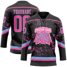 Laden Sie das Bild in den Galerie-Viewer, Uksn Individuelles Schwarz Pink-Hellblau 3D-Muster Fragment-Art Eishockey-Trikot mit Schnürkragen