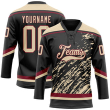 Laden Sie das Bild in den Galerie-Viewer, Uksn Individuelles Schwarz City-Creme-Karmesinrot 3D-Splash-Art Eishockey-Trikot mit Schnürkragen