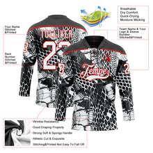 Laden Sie das Bild in den Galerie-Viewer, Uksn Individuelles Schwarz Weiß-Rot 3D-Muster Schlangenhautmuster Eishockey-Trikot mit Schnürkragen