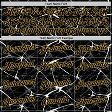 Laden Sie das Bild in den Galerie-Viewer, Uksn Individuelles Schwarz Weiß Grau-Altgold Abstrakt Netzwerk Crackle Funktions-T-Shirt