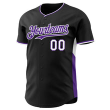 Laden Sie das Bild in den Galerie-Viewer, Uksn Individuelles Schwarz Violett-Weiß Klassischer Farbblock Seitenpanel-Streifen Authentisches Baseball-Trikot
