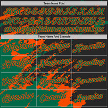 Laden Sie das Bild in den Galerie-Viewer, Uksn Individuelles Schwarz Kelly-Grün-Orange Pinselstrich Zerbrochen Spritzer Funktions-T-Shirt