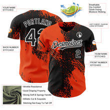 Laden Sie das Bild in den Galerie-Viewer, Uksn Individuelles Schwarz Orange-Weiß Abstrakter Pinselstrich Authentisches Baseball-Trikot