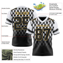 Laden Sie das Bild in den Galerie-Viewer, Uksn Individuelles Schwarz Weiß-Altgold Authentisches Football Trikot Mit Geometrischem Pixelraster-Verlauf