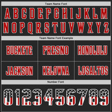 Laden Sie das Bild in den Galerie-Viewer, Uksn Individuelles Schwarz USA-Flagge Camouflage Weiß-Rot Authentisches Football Trikot Mit Verlaufs-Digital-Camouflage, Stars & Stripes, Raglanärmeln
