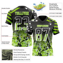 Laden Sie das Bild in den Galerie-Viewer, Uksn Individuelles Schwarz USA-Flagge Camouflage Weiß-Neongrün Authentisches Football Trikot Mit Verlaufs-Digital-Camouflage, Stars & Stripes, Raglanärmeln