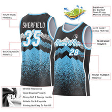 Laden Sie das Bild in den Galerie-Viewer, Uksn Individuelles Schwarz Weiß-Himmelblau Bergspitzen-Splitter Seitenstreifen Rundhals Sublimation Basketball-Set Trikot