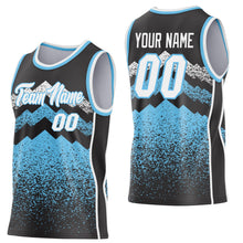 Laden Sie das Bild in den Galerie-Viewer, Uksn Individuelles Schwarz Weiß-Himmelblau Bergspitzen-Splitter Seitenstreifen Rundhals Sublimation Basketball-Set Trikot