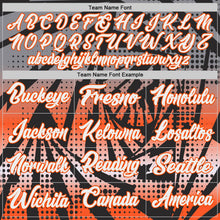 Laden Sie das Bild in den Galerie-Viewer, Uksn Individuelles Schwarz Weiß-Orange Blitz-Verlaufspunkt Seitenstreifen Rundhals Sublimation Basketball-Set Trikot