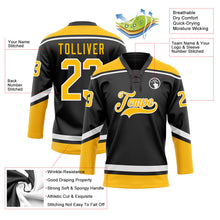 Laden Sie das Bild in den Galerie-Viewer, Uksn Individuelles Schwarz Gold-Weiß Eishockey-Trikot mit Schnürkragen
