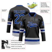 Laden Sie das Bild in den Galerie-Viewer, Uksn Individuelles Schwarz Royalblau-Grau Eishockey-Trikot mit Schnürkragen