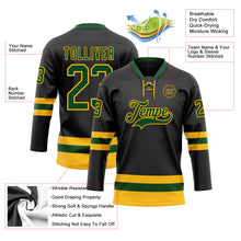 Laden Sie das Bild in den Galerie-Viewer, Uksn Individuelles Schwarz Grün-Gold Eishockey-Trikot mit Schnürkragen
