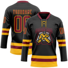 Laden Sie das Bild in den Galerie-Viewer, Uksn Individuelles Schwarz Karmesinrot-Gold Eishockey-Trikot mit Schnürkragen