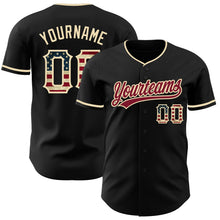 Laden Sie das Bild in den Galerie-Viewer, Uksn Individuelles Schwarz Vintage USA-Flagge Creme-Karmesinrot Authentisches Baseball-Trikot