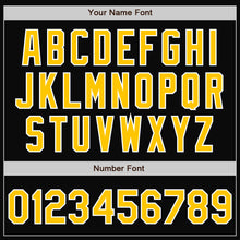 Laden Sie das Bild in den Galerie-Viewer, Uksn Individuelles Bomberjacke in Schwarz-Gold-Weiß mit Druckknopfleiste und Varsity-Letterman-Stil