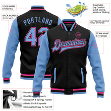 Laden Sie das Bild in den Galerie-Viewer, Uksn Individuelles Bomberjacke in Schwarz-Hellblau-Pink mit Druckknopfleiste, Zweifarben-Design und Varsity-Letterman-Stil