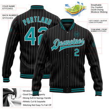 Laden Sie das Bild in den Galerie-Viewer, Uksn Individuelles Bomberjacke in Schwarz mit grauen Nadelstreifen in Petrol, Druckknopfleiste und Varsity-Letterman-Stil