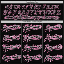 Laden Sie das Bild in den Galerie-Viewer, Uksn Individuelles Bomberjacke in Schwarz mit pinken Nadelstreifen in Schwarz-Weiß, Druckknopfleiste und Varsity-Letterman-Stil
