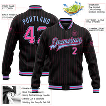 Laden Sie das Bild in den Galerie-Viewer, Uksn Individuelles Bomberjacke in Schwarz mit pinken Nadelstreifen in Hellblau, Druckknopfleiste und Varsity-Letterman-Stil