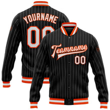 Laden Sie das Bild in den Galerie-Viewer, Uksn Individuelles Bomberjacke in Schwarz mit weißen Nadelstreifen in Orange, Druckknopfleiste und Varsity-Letterman-Stil