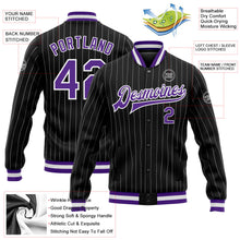 Laden Sie das Bild in den Galerie-Viewer, Uksn Individuelles Bomberjacke in Schwarz mit weißen Nadelstreifen in Violett, Druckknopfleiste und Varsity-Letterman-Stil