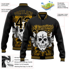 Laden Sie das Bild in den Galerie-Viewer, Uksn Individuelles Bomberjacke in Schwarz-Altgold mit 3D-Totenkopf mit Flügel, Druckknopfleiste und Varsity-Letterman-Stil