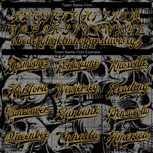Laden Sie das Bild in den Galerie-Viewer, Uksn Individuelles Bomberjacke in Schwarz-Altgold mit 3D-Totenkopf-Design, Druckknopfleiste und Varsity-Letterman-Stil