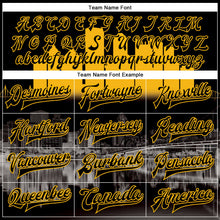 Laden Sie das Bild in den Galerie-Viewer, Uksn Individuelles Bomberjacke in Schwarz-Gold mit 3D-Pittsburgh-Pennsylvania-City-Edition, Druckknopfleiste und Varsity-Letterman-Stil