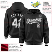 Laden Sie das Bild in den Galerie-Viewer, Uksn Individuelles Bomberjacke in Schwarz-Weiß mit Druckknopfleiste, Kapuze und Varsity-Letterman-Stil