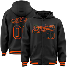 Laden Sie das Bild in den Galerie-Viewer, Uksn Individuelles Bomberjacke in Schwarz-Orange mit Druckknopfleiste, Kapuze und Varsity-Letterman-Stil