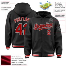 Laden Sie das Bild in den Galerie-Viewer, Uksn Individuelles Bomberjacke in Schwarz-Rot-Weiß mit Druckknopfleiste, Kapuze und Varsity-Letterman-Stil