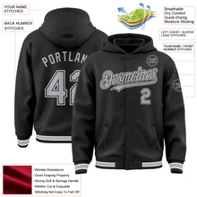 Laden Sie das Bild in den Galerie-Viewer, Uksn Individuelles Bomberjacke in Schwarz-Grau-Weiß mit Druckknopfleiste, Kapuze und Varsity-Letterman-Stil