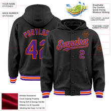 Laden Sie das Bild in den Galerie-Viewer, Uksn Individuelles Bomberjacke in Schwarz-Violett-Orange mit Druckknopfleiste, Kapuze und Varsity-Letterman-Stil