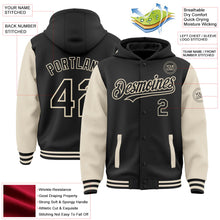 Laden Sie das Bild in den Galerie-Viewer, Uksn Individuelles Bomberjacke in Schwarz-Creme mit Druckknopfleiste, Kapuze, Zweifarben-Design und Varsity-Letterman-Stil