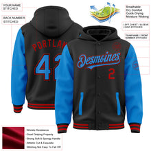 Laden Sie das Bild in den Galerie-Viewer, Uksn Individuelles Bomberjacke in Schwarz-Puderblau-Rot mit Druckknopfleiste, Kapuze, Zweifarben-Design und Varsity-Letterman-Stil