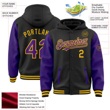 Laden Sie das Bild in den Galerie-Viewer, Uksn Individuelles Bomberjacke in Schwarz-Violett-Gold mit Druckknopfleiste, Kapuze, Zweifarben-Design und Varsity-Letterman-Stil