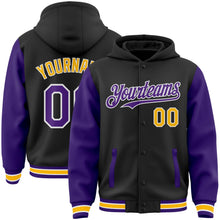 Laden Sie das Bild in den Galerie-Viewer, Uksn Individuelles Bomberjacke in Schwarz-Violett-Gold mit Druckknopfleiste, Kapuze, Zweifarben-Design und Varsity-Letterman-Stil