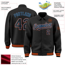 Laden Sie das Bild in den Galerie-Viewer, Uksn Individuelles Bomberjacke in Schwarz-Puderblau-Orange mit Byron-Stil, Reverskragen, Druckknopfleiste und Varsity-Letterman-Stil
