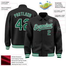 Laden Sie das Bild in den Galerie-Viewer, Uksn Individuelles Bomberjacke in Schwarz-Kelly-Grün-Weiß mit Byron-Stil, Reverskragen, Druckknopfleiste und Varsity-Letterman-Stil