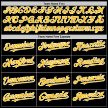 Laden Sie das Bild in den Galerie-Viewer, Uksn Individuelles Bomberjacke in Schwarz-Gold-Weiß mit Byron-Stil, Reverskragen, Druckknopfleiste und Varsity-Letterman-Stil