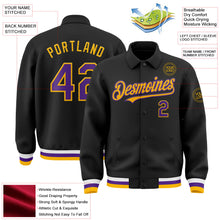 Laden Sie das Bild in den Galerie-Viewer, Uksn Individuelles Bomberjacke in Schwarz-Violett-Gold mit Byron-Stil, Reverskragen, Druckknopfleiste und Varsity-Letterman-Stil
