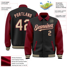 Laden Sie das Bild in den Galerie-Viewer, Uksn Individuelles Bomberjacke in Schwarz-Creme-Karmesinrot mit Byron-Stil, Reverskragen, Druckknopfleiste, Zweifarben-Design und Varsity-Letterman-Stil