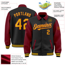 Laden Sie das Bild in den Galerie-Viewer, Uksn Individuelles Bomberjacke in Schwarz-Gold-Karmesinrot mit Byron-Stil, Reverskragen, Druckknopfleiste, Zweifarben-Design und Varsity-Letterman-Stil