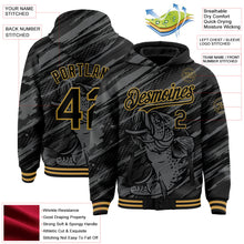 Laden Sie das Bild in den Galerie-Viewer, Uksn Individuelles Bomberjacke in Schwarz-Altgold mit 3D-Schwarzbarsch-Angel-Motiv, Druckknopfleiste, Kapuze und Varsity-Letterman-Stil