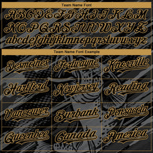 Laden Sie das Bild in den Galerie-Viewer, Uksn Individuelles Bomberjacke in Schwarz-Altgold mit 3D-Schwarzbarsch-Angel-Motiv, Druckknopfleiste, Kapuze und Varsity-Letterman-Stil