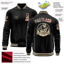 Laden Sie das Bild in den Galerie-Viewer, Uksn Individuelles Bomberjacke in Schwarz-Creme mit Vintage-USA-Flagge, Reißverschluss und Varsity-Letterman-Stil