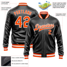 Laden Sie das Bild in den Galerie-Viewer, Uksn Individuelles Bomberjacke in Schwarz-Orange-Weiß mit Kunstleder, Druckknopfleiste und Varsity-Letterman-Stil