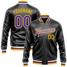 Laden Sie das Bild in den Galerie-Viewer, Uksn Individuelles Bomberjacke in Schwarz-Violett-Gold mit Kunstleder, Druckknopfleiste und Varsity-Letterman-Stil