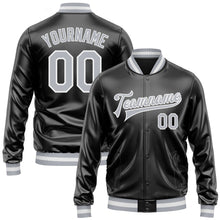 Laden Sie das Bild in den Galerie-Viewer, Uksn Individuelles Bomberjacke in Schwarz-Grau-Weiß mit Kunstleder, Druckknopfleiste und Varsity-Letterman-Stil