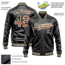 Laden Sie das Bild in den Galerie-Viewer, Uksn Individuelles Bomberjacke in Schwarz-Creme mit Vintage-USA-Flagge, Kunstleder, Druckknopfleiste und Varsity-Letterman-Stil